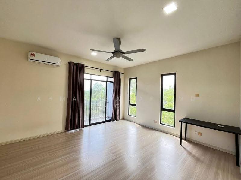 Townhouse for Sale in Bangi (Selangor) - Ahmad Gadafi Md Nor - Bedroom - PropertyGuru.com.my