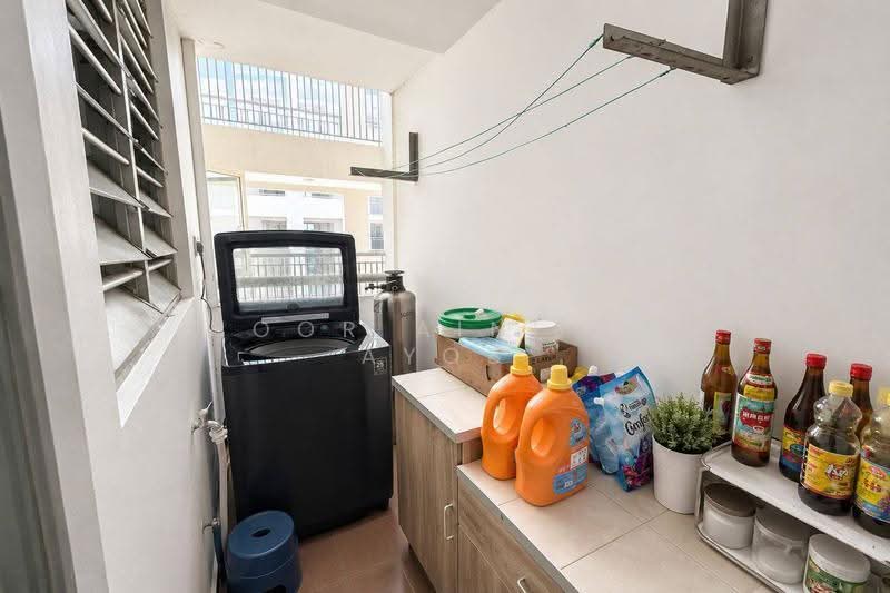 Kondominium untuk Dijual di Suasana Lumayan - Noor Aini Bt Ayob - Balcony - PropertyGuru.com.my