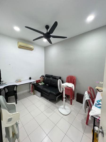 Rumah Teres 2-Tingkat untuk Dijual di Saujana Damansara (Damansara Damai) - Yen Ching - Living Room - PropertyGuru.com.my