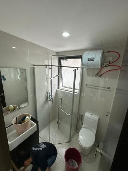 Kondominium untuk Dijual di Bay Point @ Country Garden Danga Bay - Janice Ho - Bathroom - PropertyGuru.com.my