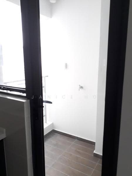Kondominium untuk Dijual di Bay Point @ Country Garden Danga Bay - Janice Ho - Balcony - PropertyGuru.com.my
