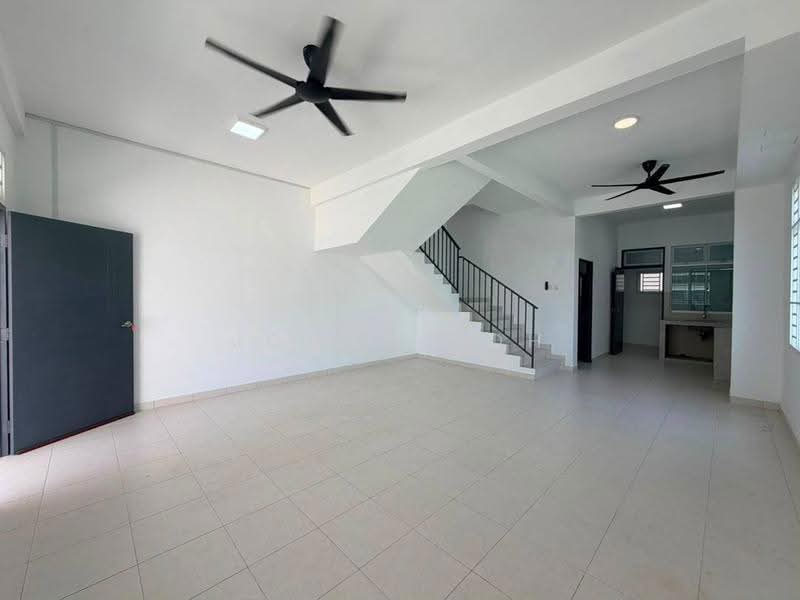 2.5-storey Terraced House for Sale in Johor Bahru (Johor) - Jordan Oh - Living Room - PropertyGuru.com.my