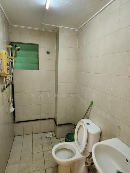 Pangsapuri untuk Disewa di D' Cahaya Apartment - Katherine Lam - Bathroom - PropertyGuru.com.my