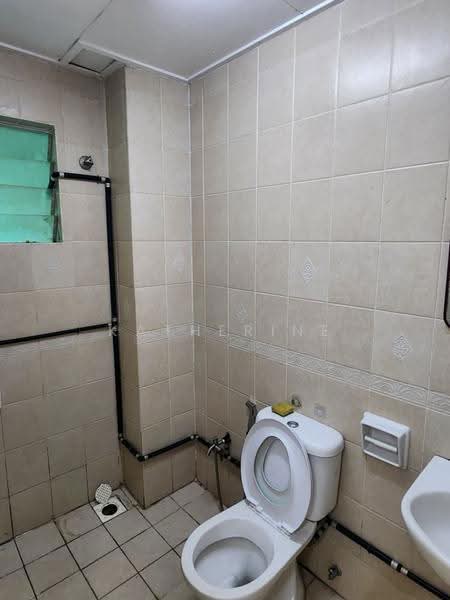 Pangsapuri untuk Dijual di D' Cahaya Apartment - Katherine Lam - Bathroom - PropertyGuru.com.my