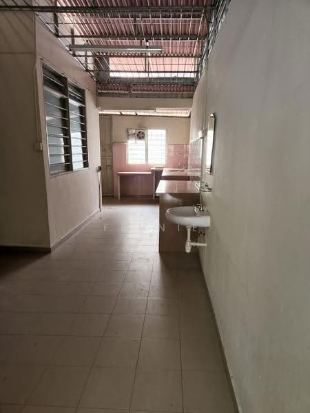 Rumah Teres 2-Tingkat untuk Disewa di Island Glades (Jelutong) - Fennie Seow - Kitchen - PropertyGuru.com.my
