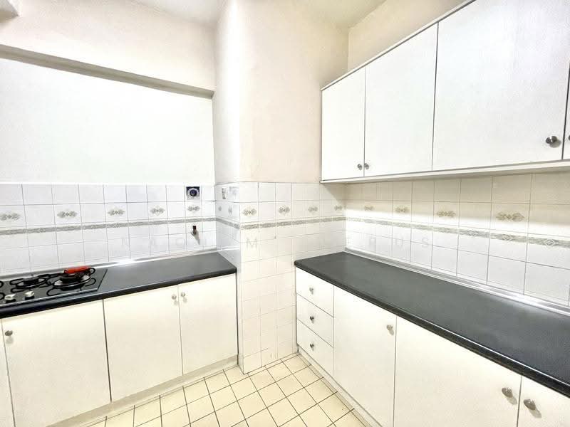 Condominium for Sale at Sri TTDI - Naqi M. Derus - Kitchen - PropertyGuru.com.my
