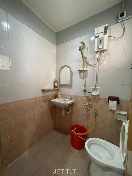 Terraced House for Sale in Bandar Botanic (Klang) - Joanne Lim - Bathroom - PropertyGuru.com.my