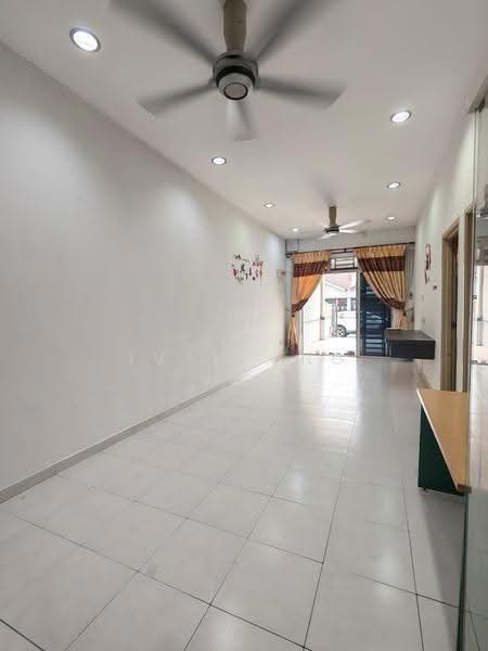 Rumah Teres 1-Tingkat untuk Disewa di Austin (Johor Bahru) - Ivan Ong - Living Room - PropertyGuru.com.my