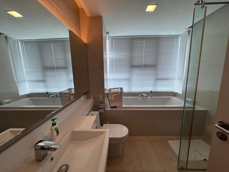 Kediaman Servis untuk Dijual di Suasana Bukit Ceylon / Raja Chulan Residences - Keith Lee - Bathroom - PropertyGuru.com.my