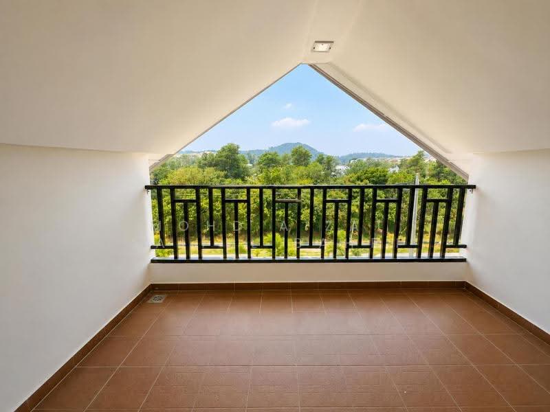 Bungalow House for Sale in Sepang (Selangor) - Mohd Aizat Saiful Bahri - Balcony - PropertyGuru.com.my