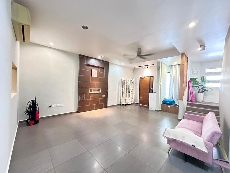 2-storey Terraced House for Rent in Taman Sri Intan (Johor Bahru) - Anne Chiang - Living Room - PropertyGuru.com.my