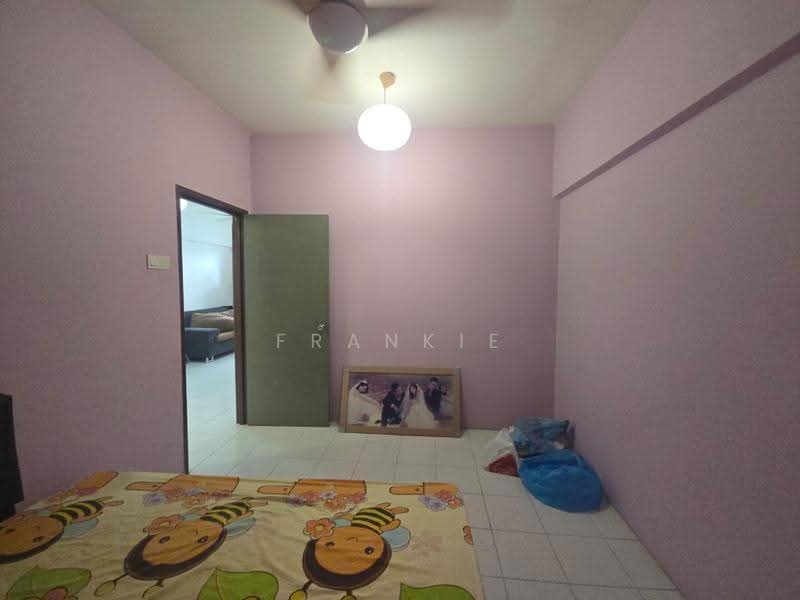 Apartment for Rent at Ixora - Frankie Sing - Bedroom - PropertyGuru.com.my