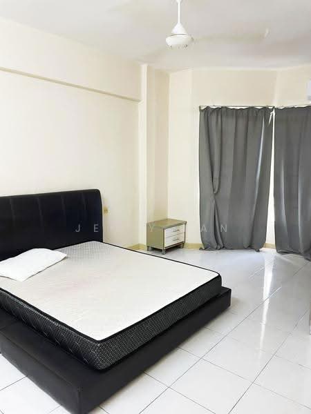 Condominium for Rent at Gold Coast Resort Condominium - Jerry Tan - Bedroom - PropertyGuru.com.my
