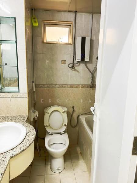 Condominium for Rent at Gold Coast Resort Condominium - Jerry Tan - Bathroom - PropertyGuru.com.my