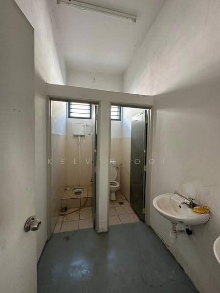Factory for Sale in Simpang Ampat (Penang) - Kelvin Ooi - Bathroom - PropertyGuru.com.my