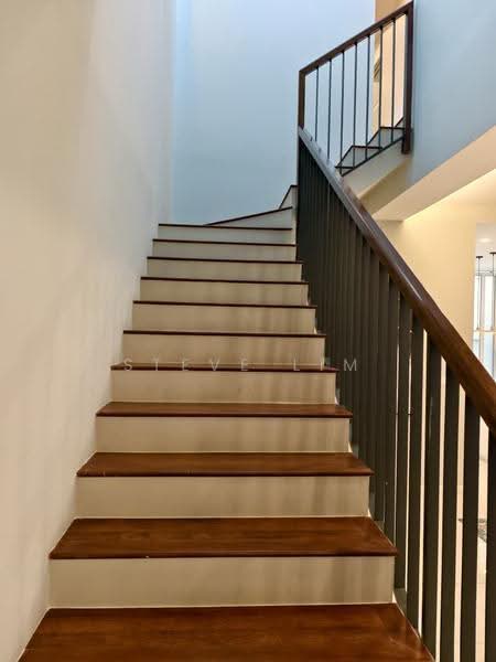 2-storey Terraced House for Sale in Sungai Buloh (Selangor) - Steve Lim - Staircase - PropertyGuru.com.my