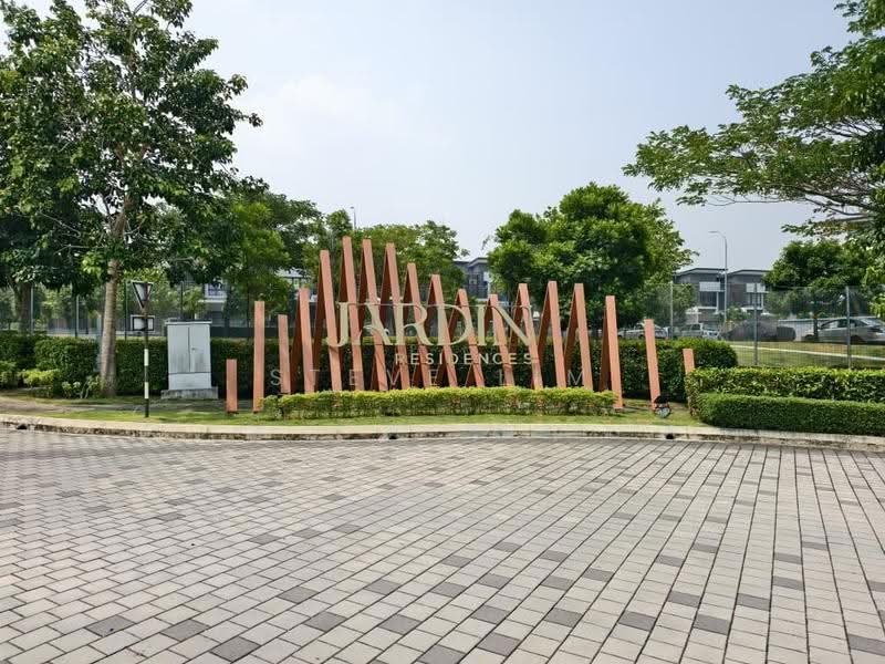 2-storey Terraced House for Sale in Sungai Buloh (Selangor) - Steve Lim - Entrance - PropertyGuru.com.my