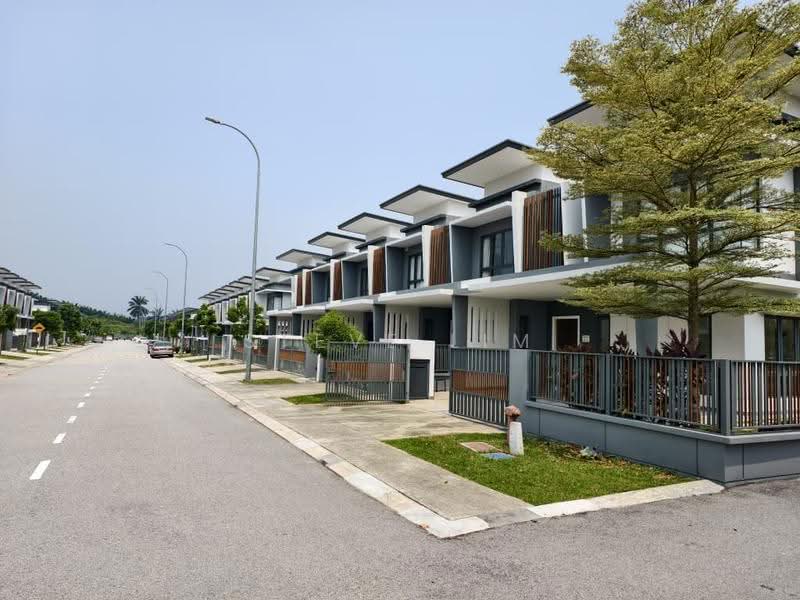 2-storey Terraced House for Sale in Sungai Buloh (Selangor) - Steve Lim - Exterior View - PropertyGuru.com.my