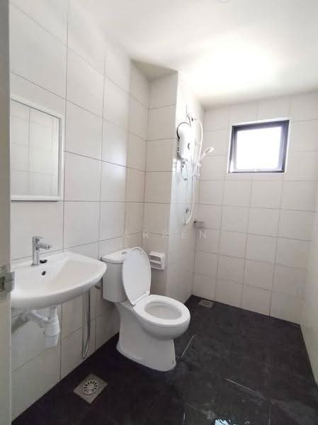 Kediaman Servis untuk Disewa di Edusphere - Darren Lim - Bathroom - PropertyGuru.com.my