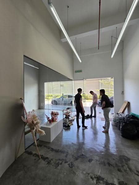 Shop for Sale in Pusat Perdagangan Seri Kembangan (Seri Kembangan) - Mark Aurther Francis - Entrance - PropertyGuru.com.my