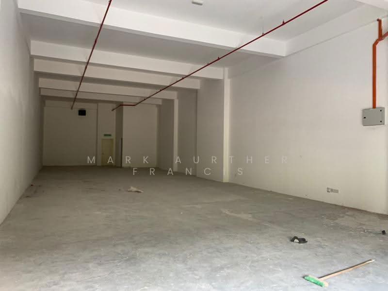 Shop for Sale in Pusat Perdagangan Seri Kembangan (Seri Kembangan) - Mark Aurther Francis - Interior - PropertyGuru.com.my