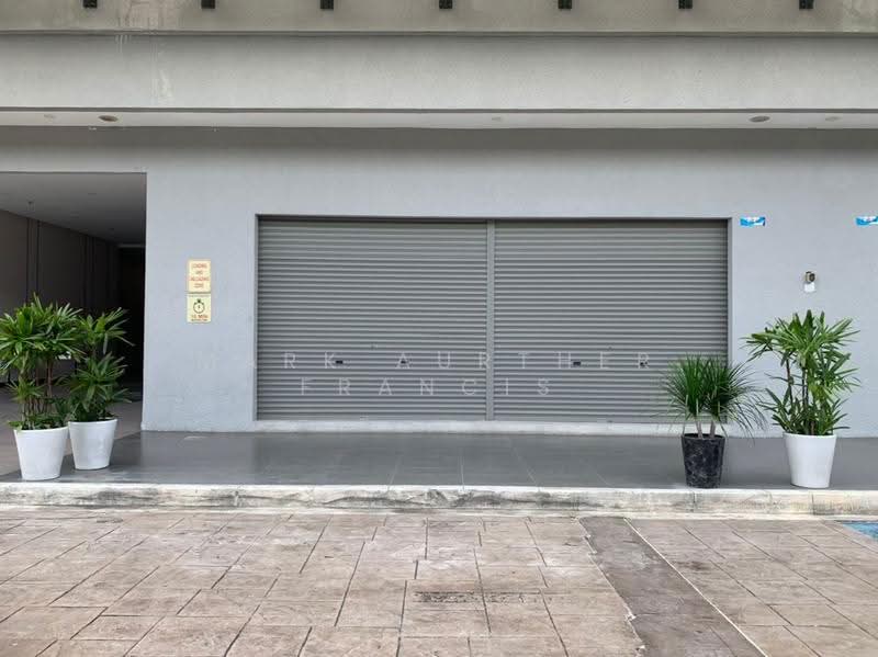 Shop for Sale in Pusat Perdagangan Seri Kembangan (Seri Kembangan) - Mark Aurther Francis - Exterior - PropertyGuru.com.my