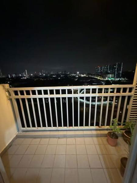 Kondominium untuk Dijual di Scott Towers @ Larkin JB - Daniel Yong - Balcony - PropertyGuru.com.my