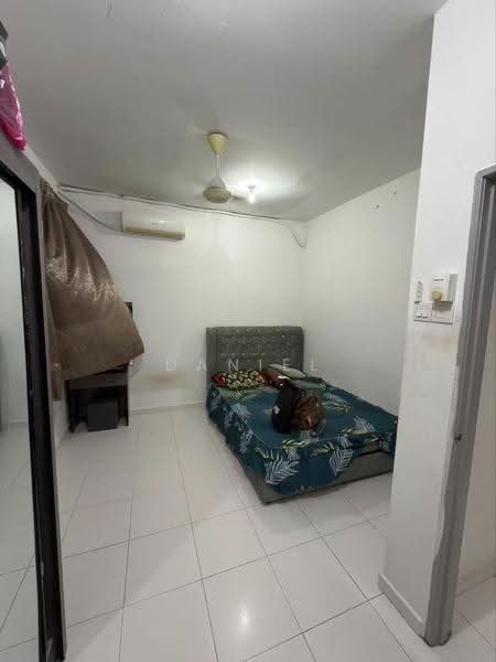 Kondominium untuk Dijual di Scott Towers @ Larkin JB - Daniel Yong - Bedroom - PropertyGuru.com.my