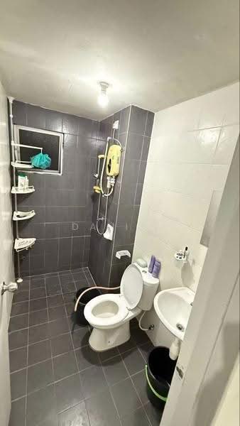 Kondominium untuk Dijual di Scott Towers @ Larkin JB - Daniel Yong - Bathroom - PropertyGuru.com.my