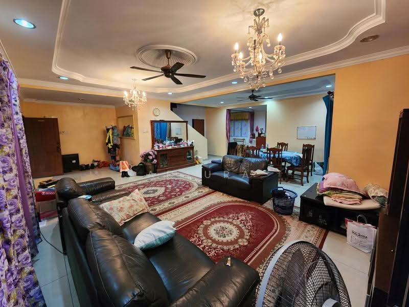 Rumah Berkembar untuk Dijual di Taman Kajang Impian (Kajang) - Adzura Zamedin - Living Room - PropertyGuru.com.my