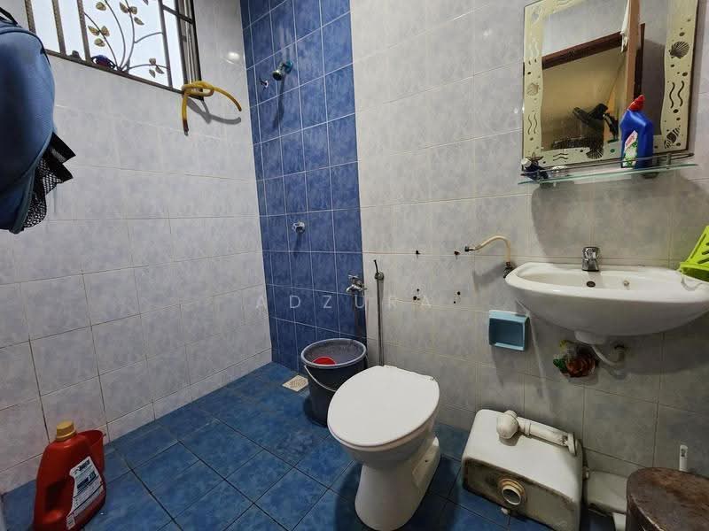 Rumah Berkembar untuk Dijual di Taman Kajang Impian (Kajang) - Adzura Zamedin - Bathroom - PropertyGuru.com.my