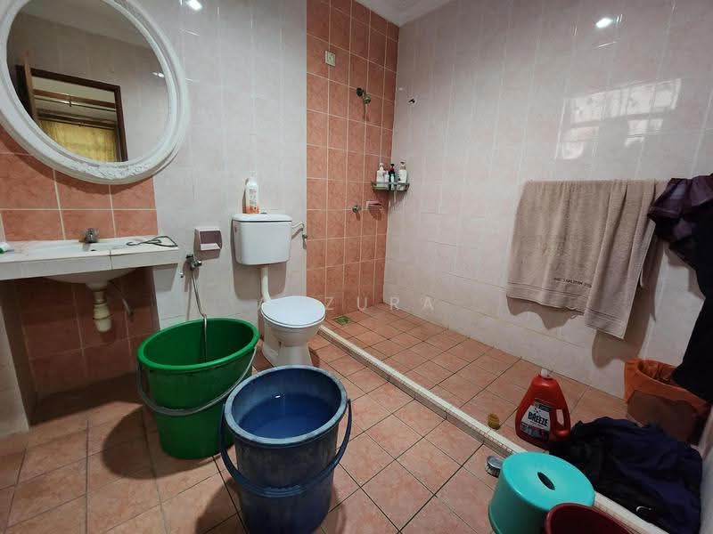 Rumah Berkembar untuk Dijual di Taman Kajang Impian (Kajang) - Adzura Zamedin - Bathroom - PropertyGuru.com.my