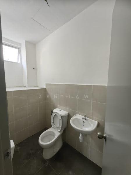 Shop for Rent in Taman Cheras Jaya (Cheras) - Zen Law - Bathroom - PropertyGuru.com.my
