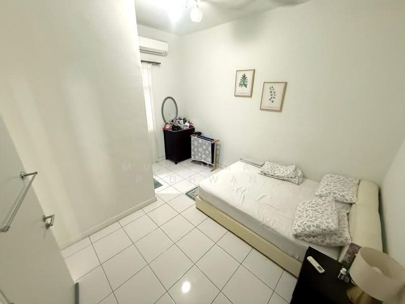 Rumah Teres untuk Dijual di Nilai (Negeri Sembilan) - Muhammad Ridhwan Mohd Huzairi - Bedroom - PropertyGuru.com.my
