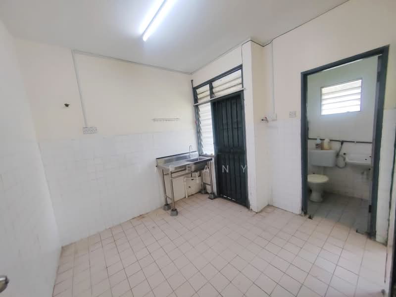 2-storey Terraced House for Sale in Bukit Sentosa (Rawang) - Tiffany Yang - Kitchen - PropertyGuru.com.my