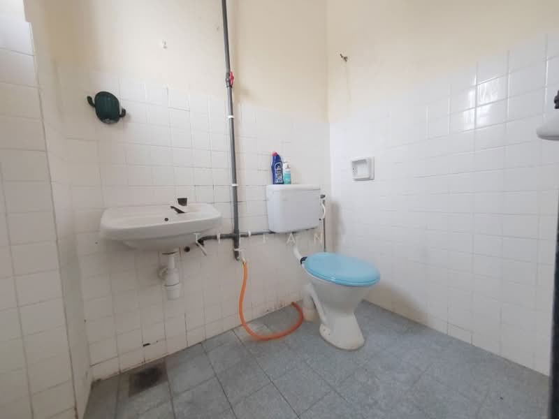 2-storey Terraced House for Sale in Bukit Sentosa (Rawang) - Tiffany Yang - Bathroom - PropertyGuru.com.my