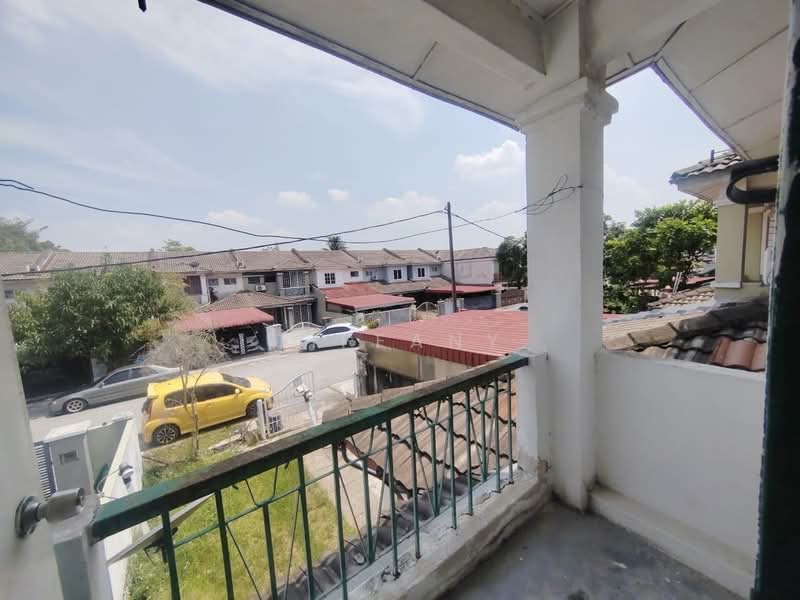 2-storey Terraced House for Sale in Bukit Sentosa (Rawang) - Tiffany Yang - Balcony - PropertyGuru.com.my