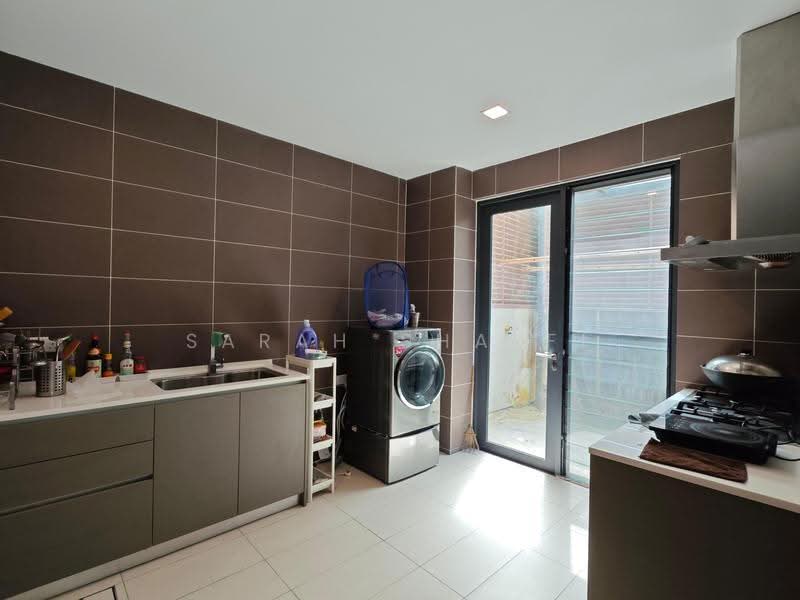 Bungalow House for Rent in Leisure Farm (Gelang Patah) - Sarah Shaffi - Kitchen - PropertyGuru.com.my