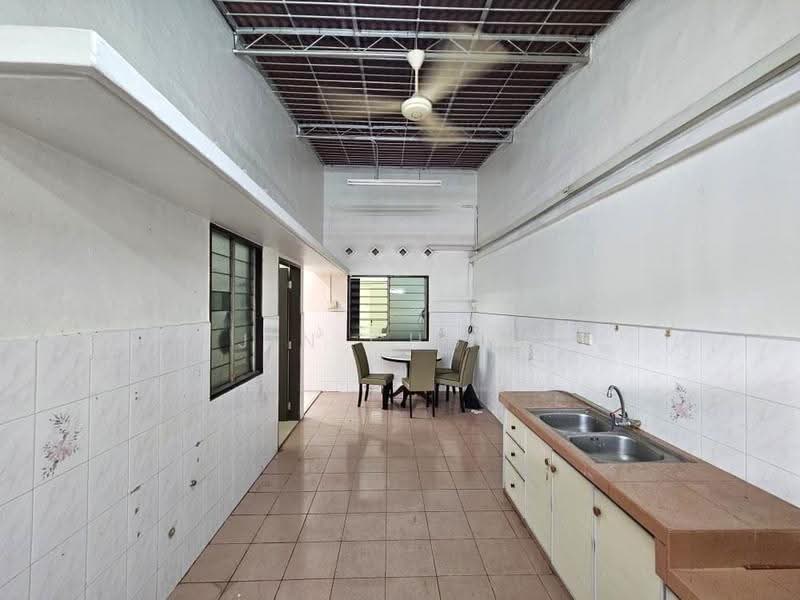 Rumah Teres 1-Tingkat untuk Dijual di Jelutong (Penang) - Jin Chuah - Kitchen - PropertyGuru.com.my