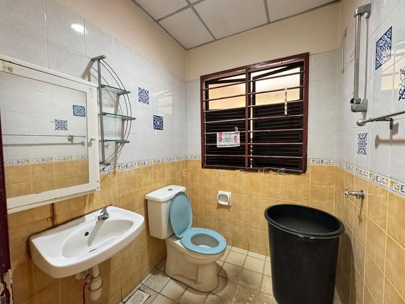 Townhouse for Sale in Bandar Sri Damansara (Selangor) - Coyee Wong - Bathroom - PropertyGuru.com.my