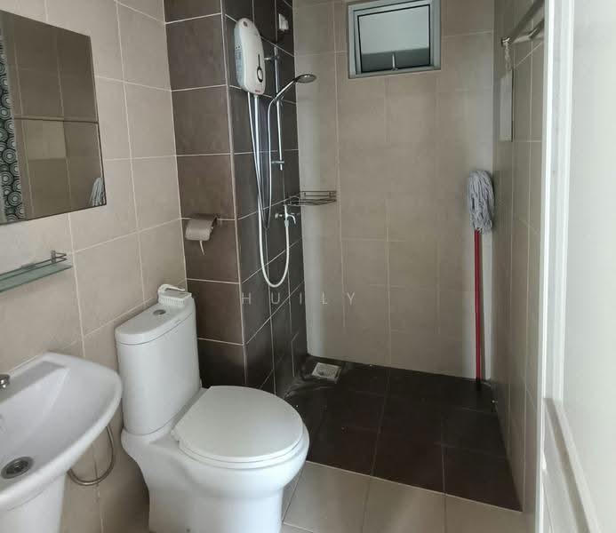 Service Residence for Rent at Pangsapuri Tanah Emas (Golden Sands) - Huily Woon - Bathroom - PropertyGuru.com.my