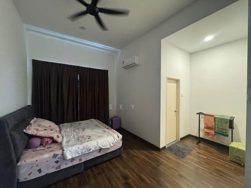 Semi-Detached House for Sale in Taman Desa Tebrau (Tebrau) - Sky Tan - Bedroom - PropertyGuru.com.my