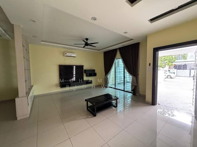 2-storey Terraced House for Sale in Kajang (Selangor) - Muhammad Ridhwan Mohd Huzairi - Living Room - PropertyGuru.com.my