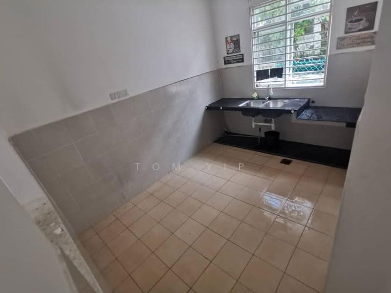 2-storey Terraced House for Sale in Kota Emerald (Rawang) - Tom Yip - Kitchen - PropertyGuru.com.my