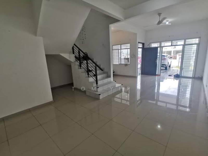 2-storey Terraced House for Sale in Kota Emerald (Rawang) - Tom Yip - Living Room - PropertyGuru.com.my