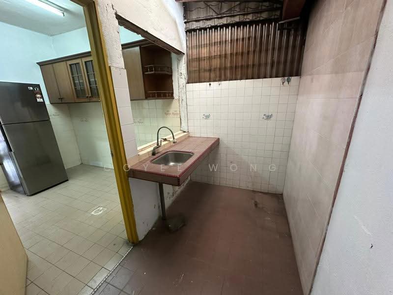 Rumah Teres 2-Tingkat untuk Dijual di Jinjang Selatan (Batu) - Coyee Wong - Kitchen - PropertyGuru.com.my