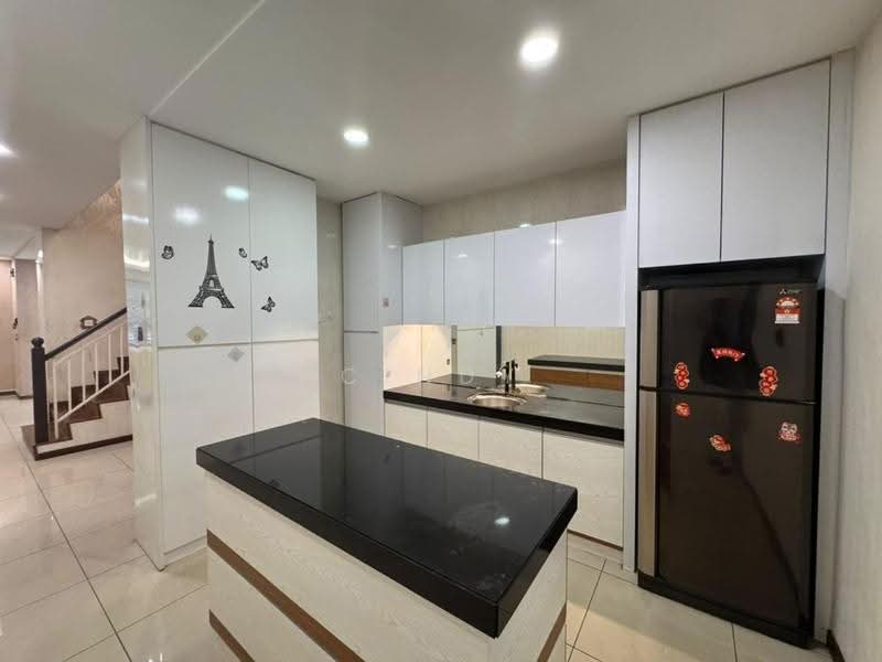 Rumah Kluster untuk Disewa di Austin Heights (Tebrau) - Cindy Soh - Kitchen - PropertyGuru.com.my