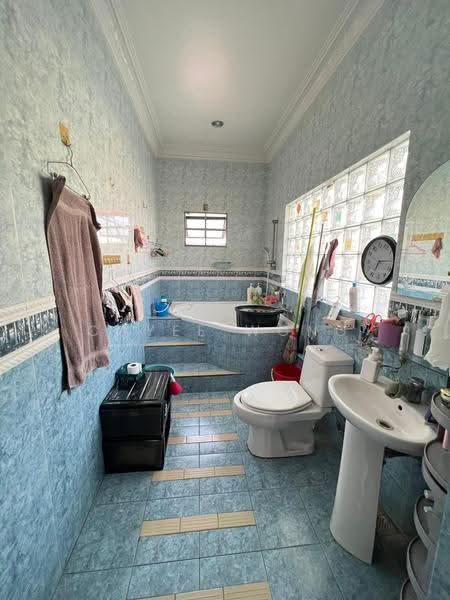 Bungalow House untuk Dijual di Taman Megah Kepong (Kepong) - Coyee Wong - Bathroom - PropertyGuru.com.my