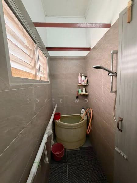 Rumah Teres untuk Dijual di Taman Kok Doh (Batu) - Coyee Wong - Bathroom - PropertyGuru.com.my