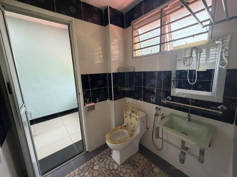 2-storey Terraced House for Sale in Taman Daya (Kepong) - Coyee Wong - Bathroom - PropertyGuru.com.my